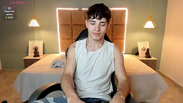 Snapshot of AlejooTwink chatting on 04.28.26 AlejooTwink online show from 04.28.26