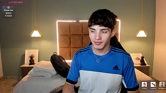 Snapshot of AlejooTwink chatting on 05.01.26 AlejooTwink online show from 05.01.26