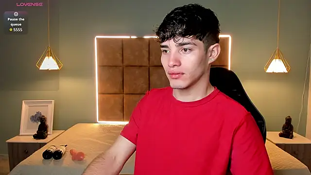 Snapshot of AlejooTwink chatting on 05.19.26 AlejooTwink online show from 05.19.26