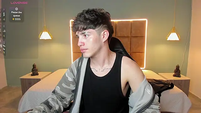 Snapshot of AlejooTwink chatting on 06.05.26 AlejooTwink online show from 06.05.26