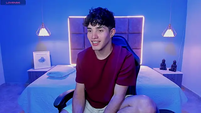Snapshot of AlejooTwink chatting on 07.16.26 AlejooTwink online show from 07.16.26