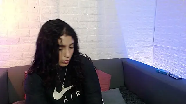 Layla 707 online show from 02.17.25