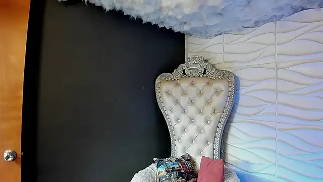 Layla 707 online show from 03.21.26