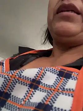 Snapshot of siri_duque chatting on 06.11.26 siri duque online show from 06.11.26