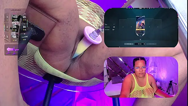 Snapshot of MhiaRey chatting on 04.11.26 MhiaRey online show from 04.11.26