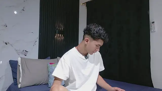 Noah tyler  online show from 05.24.26