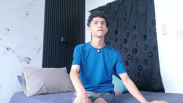 Noah tyler  online show from 07.12.26