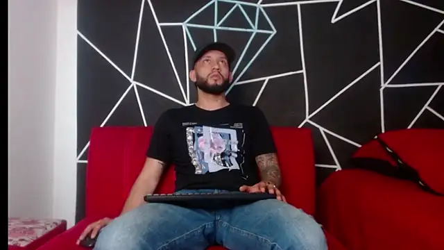 Snapshot of maxXximo777 chatting on 12.22.24 maxXximo777 online show from 12.22.24