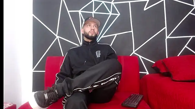 Snapshot of maxXximo777 chatting on 12.28.24 maxXximo777 online show from 12.28.24