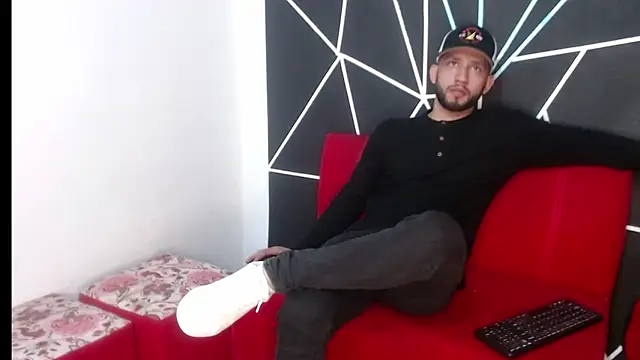 Snapshot of maxXximo777 chatting on 01.17.25 maxXximo777 online show from 01.17.25