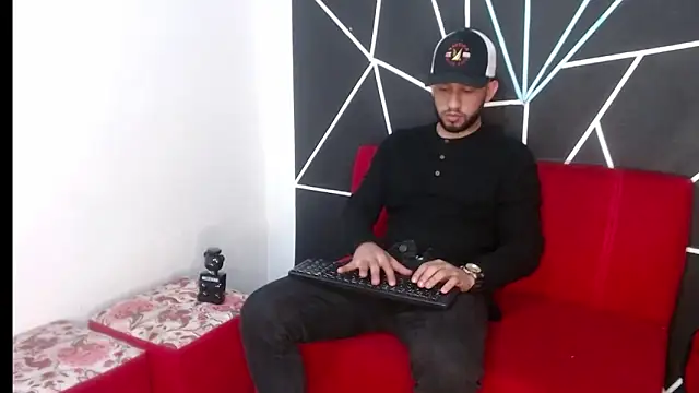 Snapshot of maxXximo777 chatting on 01.17.25 maxXximo777 online show from 01.17.25