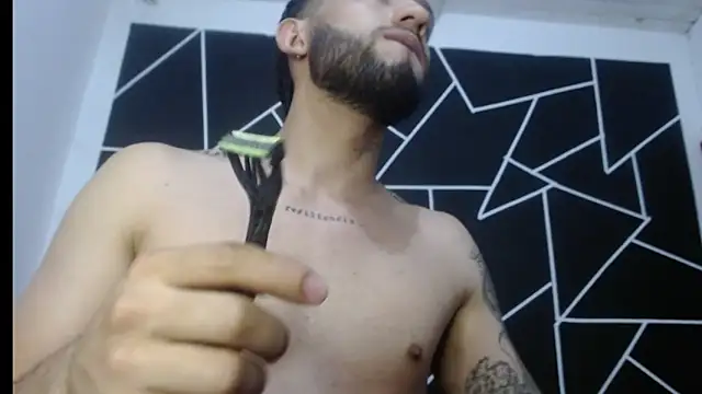 Snapshot of maxXximo777 chatting on 01.19.25 maxXximo777 online show from 01.19.25