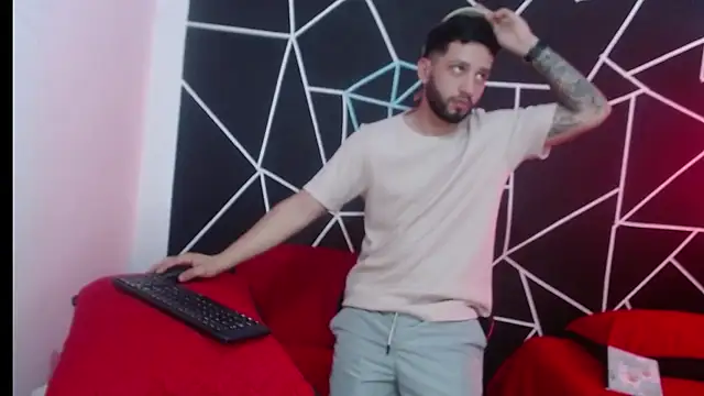 Snapshot of maxXximo777 chatting on 01.20.25 maxXximo777 online show from 01.20.25