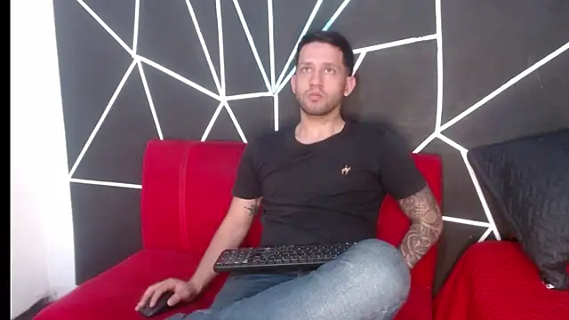 Snapshot of maxXximo777 chatting on 01.28.25 maxXximo777 online show from 01.28.25