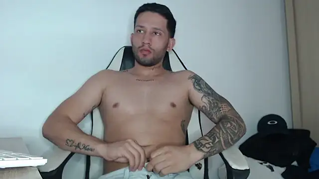 Snapshot of maxXximo777 chatting on 01.29.25 maxXximo777 online show from 01.29.25