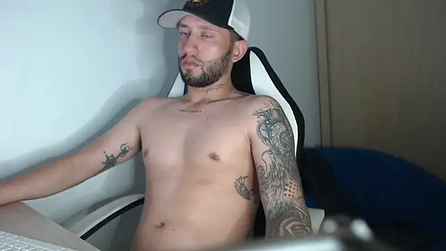 Snapshot of maxXximo777 chatting on 02.12.25 maxXximo777 online show from 02.12.25