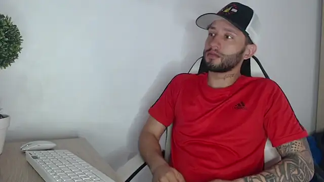 Snapshot of maxXximo777 chatting on 02.13.25 maxXximo777 online show from 02.13.25