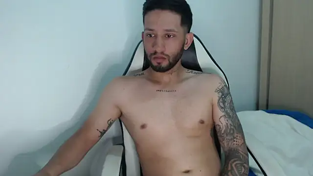 Snapshot of maxXximo777 chatting on 02.26.25 maxXximo777 online show from 02.26.25