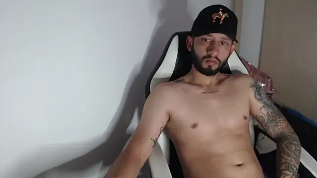 Snapshot of maxXximo777 chatting on 03.18.25 maxXximo777 online show from 03.18.25