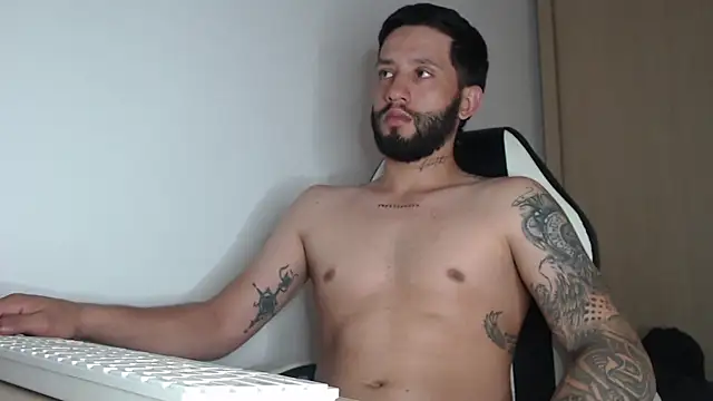 Snapshot of maxXximo777 chatting on 03.19.25 maxXximo777 online show from 03.19.25