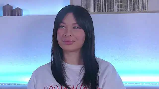 AlexandraBloom online show from 01.29.25