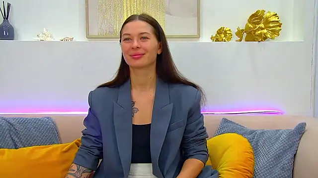 AlexandraBloom online show from 09.11.25