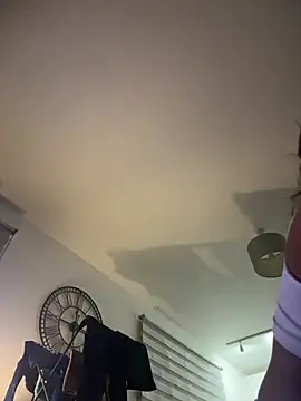 Snapshot of Mia_MilesXXX chatting on 03.04.25 Mia MilesXXX online show from 03.04.25