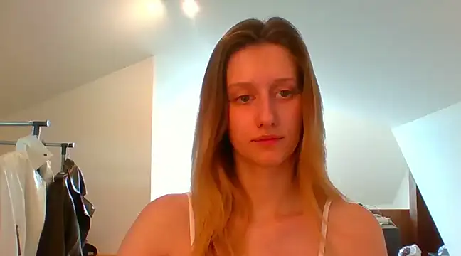 LUNA delight online show from 02.28.25