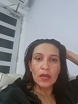 Slut Milf  online show from 03.05.25