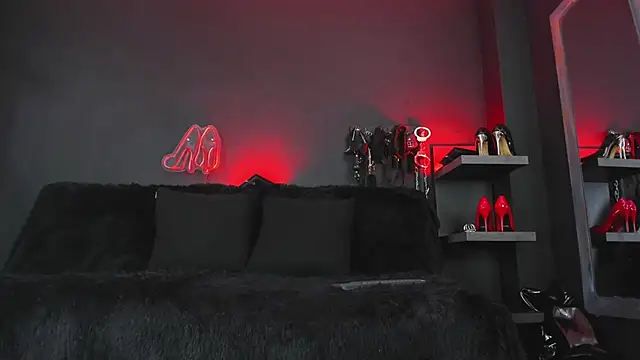 DelaneyStone online show from 12.02.25