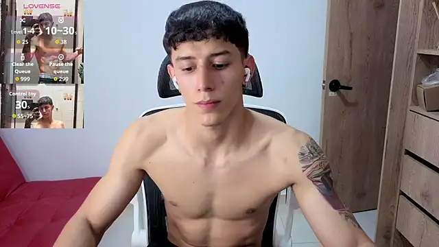 Cristopher23  online show from 10.23.25