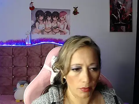 Snapshot of Melanyy_100 chatting on 12.28.24 Melanyy 100 online show from 12.28.24