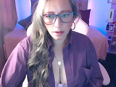 Snapshot of Melanyy_100 chatting on 01.30.25 Melanyy 100 online show from 01.30.25