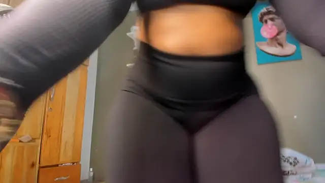 Snapshot of Lilybaudinx96 chatting on 12.02.24 Lilybaudinx96 online show from 12.02.24