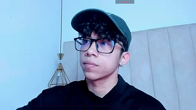 AkazaBoy  online show from 04.17.26