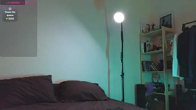 Snapshot of Space_X_Roxy_ chatting on 02.17.25 Space X Roxy  online show from 02.17.25