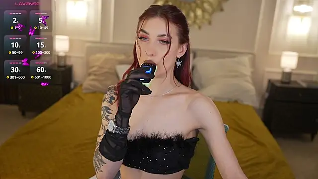 Magnetic Mia  online show from 03.21.26