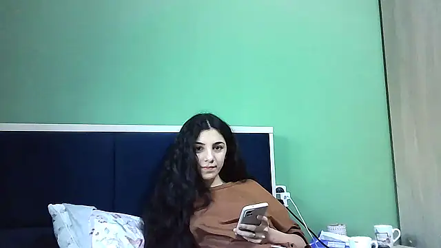 Snapshot of Ahotkittyxxx chatting on 12.19.24 Ahotkittyxxx online show from 12.19.24