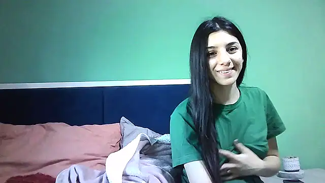 Snapshot of Ahotkittyxxx chatting on 01.02.25 Ahotkittyxxx online show from 01.02.25