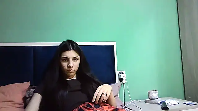 Snapshot of Ahotkittyxxx chatting on 01.04.25 Ahotkittyxxx online show from 01.04.25