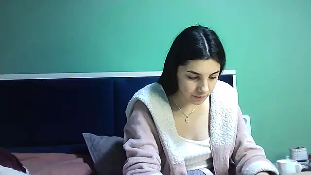 Snapshot of Ahotkittyxxx chatting on 01.07.25 Ahotkittyxxx online show from 01.07.25