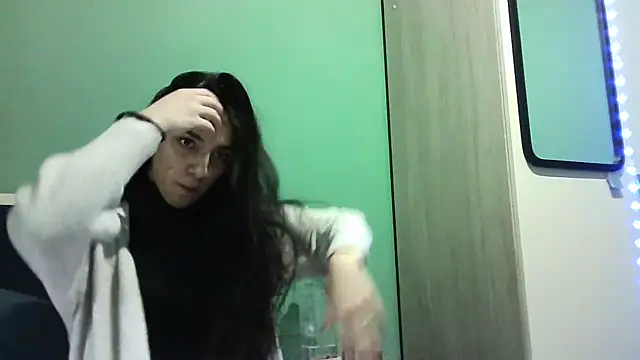 Snapshot of Ahotkittyxxx chatting on 01.11.25 Ahotkittyxxx online show from 01.11.25