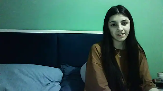 Snapshot of Ahotkittyxxx chatting on 01.13.25 Ahotkittyxxx online show from 01.13.25