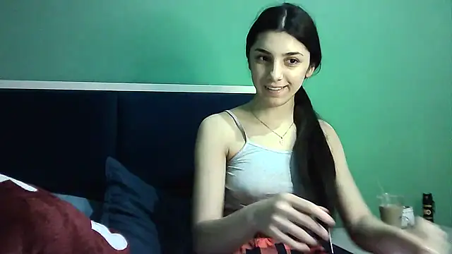 Snapshot of Ahotkittyxxx chatting on 01.15.25 Ahotkittyxxx online show from 01.15.25