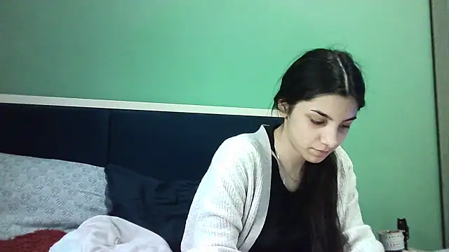 Snapshot of Ahotkittyxxx chatting on 02.15.25 Ahotkittyxxx online show from 02.15.25