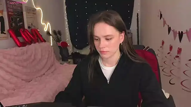 Emillias online show from 02.12.26