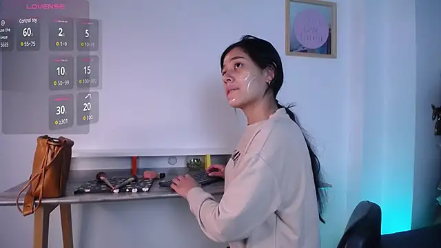 Snapshot of floriamANDjazmin chatting on 01.20.25 floriamANDjazmin online show from 01.20.25