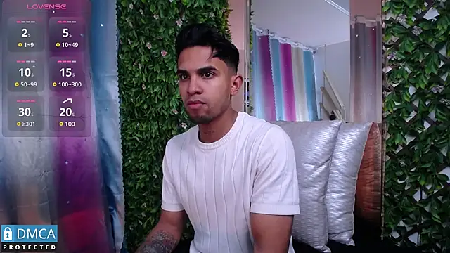 Snapshot of floriamANDjazmin chatting on 02.03.25 floriamANDjazmin online show from 02.03.25