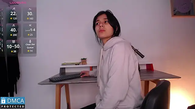 Snapshot of floriamANDjazmin chatting on 02.06.25 floriamANDjazmin online show from 02.06.25