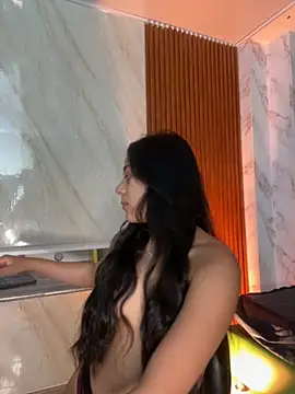 Snapshot of floriamANDjazmin chatting on 09.09.25 floriamANDjazmin online show from 09.09.25